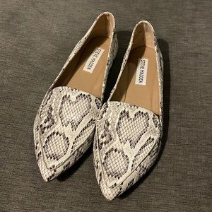 Steve Madden Feather Bine Snake loafer flat